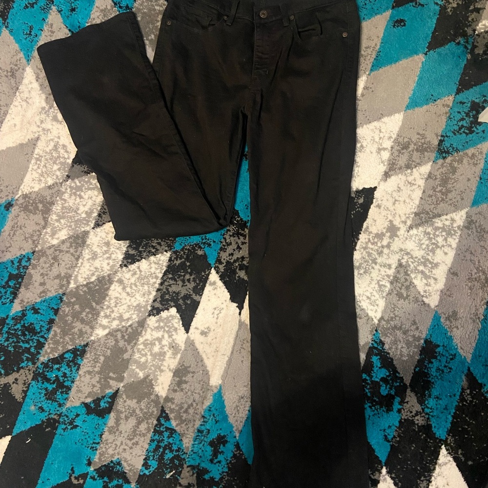 Black Levi’s Bootcut Jeans